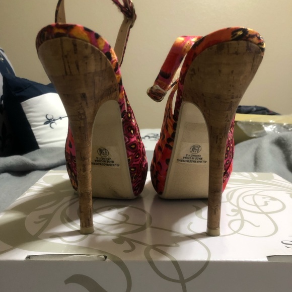 Cute Slingback Heels - Picture 3 of 4